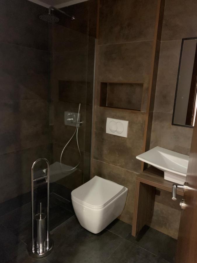 Vladimir Estate Hotel Gjirokastër 外观 照片
