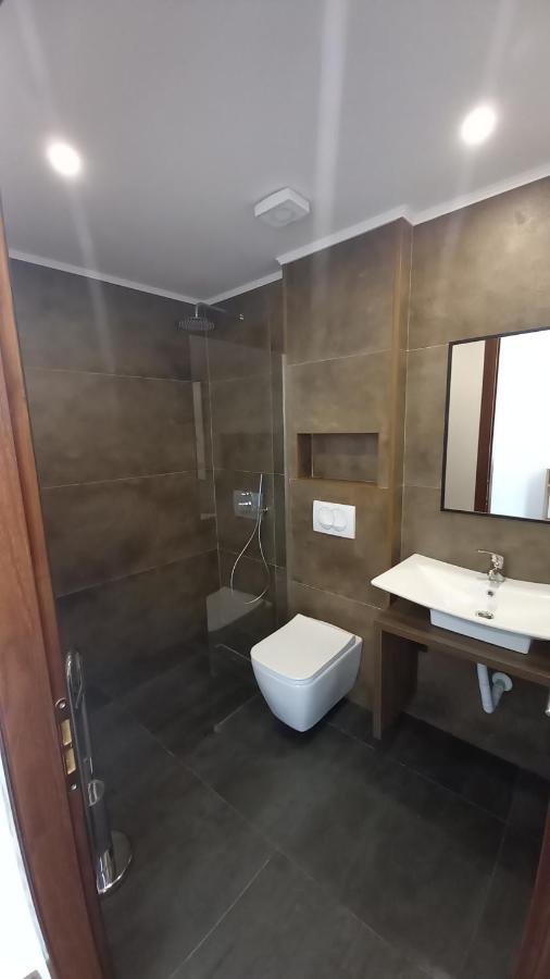 Vladimir Estate Hotel Gjirokastër 外观 照片